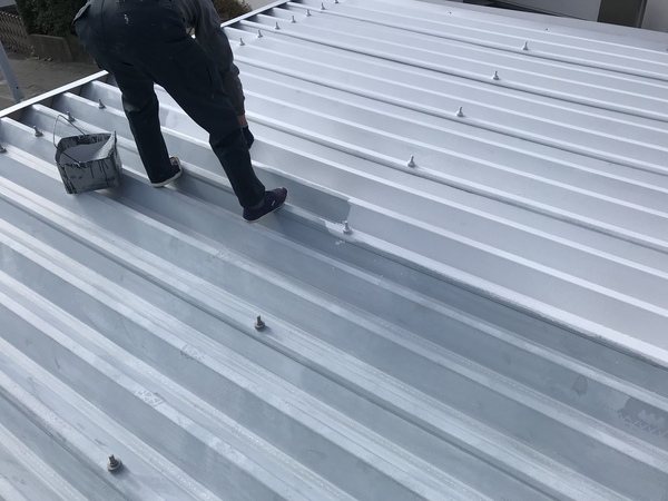 久留米市車庫　折板屋根塗装、鉄扉塗装