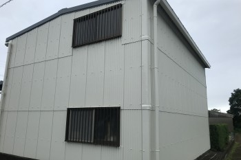 久留米市N様倉庫外壁塗装、折板屋根塗装の施工後画像