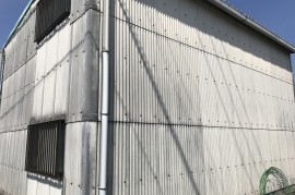 久留米市N様倉庫外壁塗装、折板屋根塗装の施工前画像
